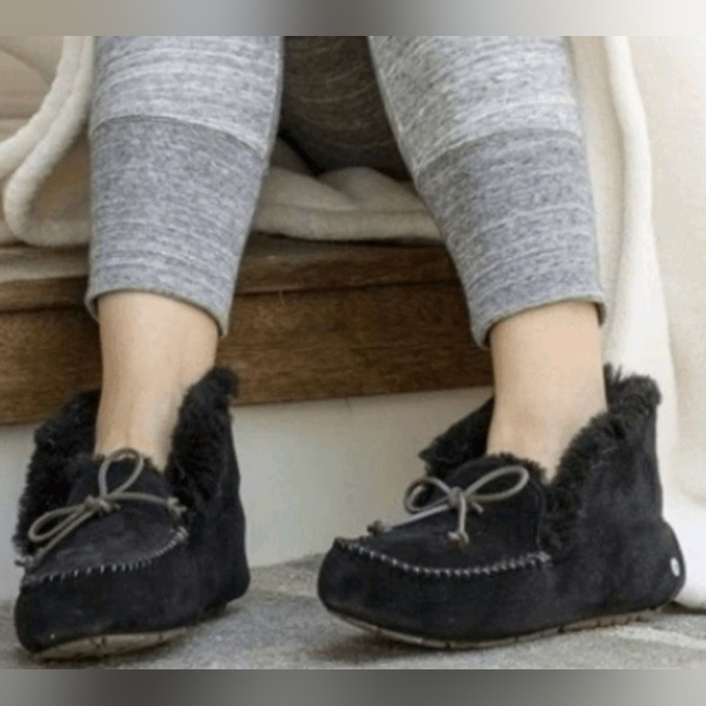 UGG Alena Indoor Outdoor Moccasin Slippers Womens Size 9 Black Suede Sheepskin